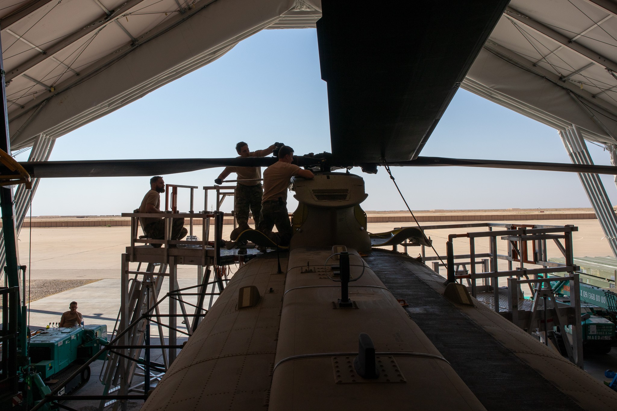 Chinook Trio For Nato Mission In Iraq Complete Nijl