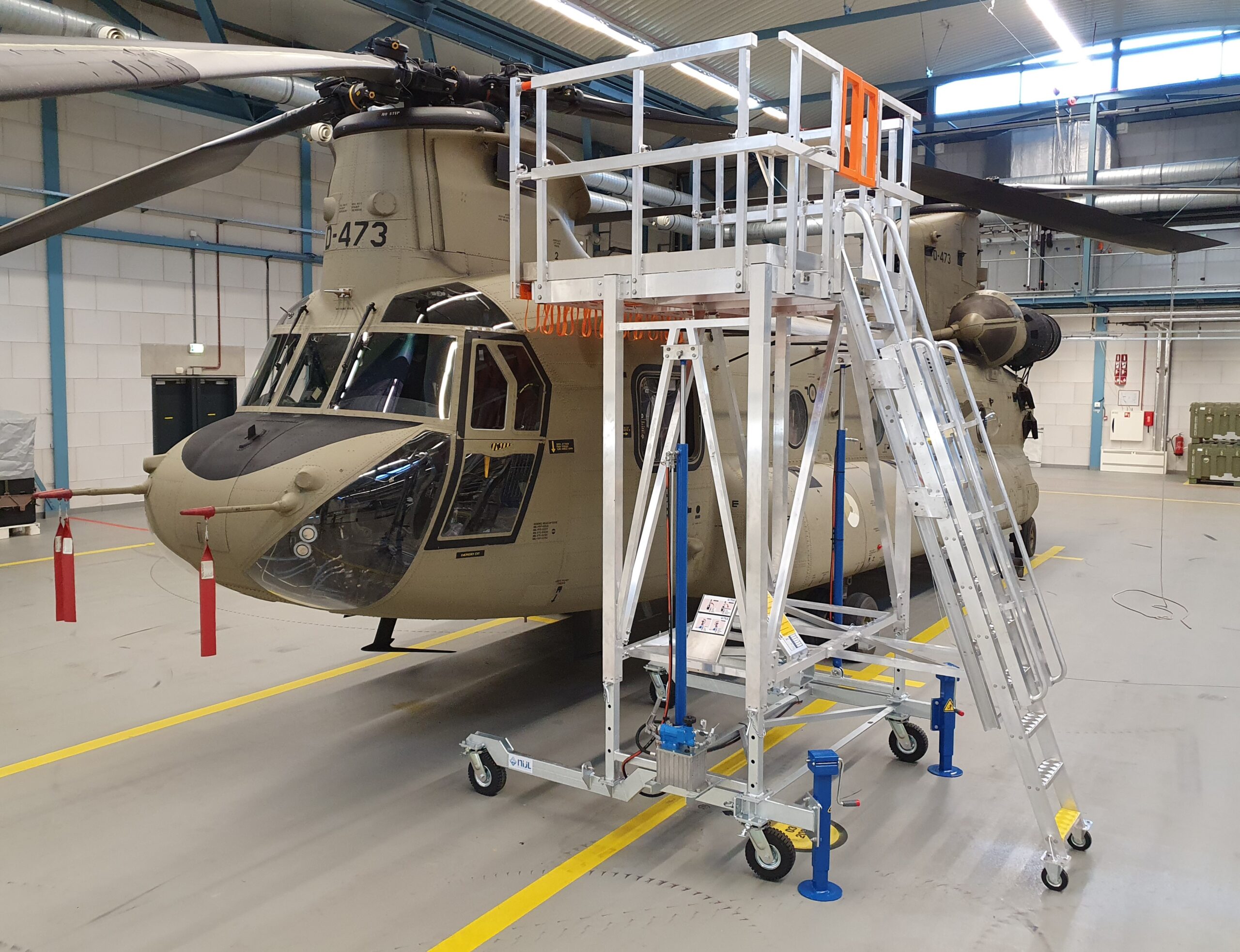 CH-47 Chinook Maintenance Platforms