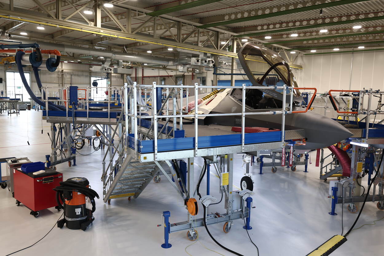 thumbnail_Maintenance depot in Woensdrecht (NL) carries out maintenance on first Dutch F35